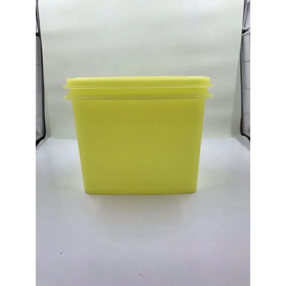 Tupperware 1243-3 Yellow Shelf Saver 2 Storage Containers With Lids Vintage